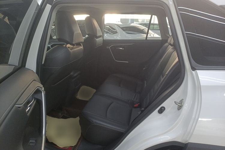 Used Toyota RAV4 2021 2.0L CVT Two-Wheel Drive Fashion PLUS Edition
