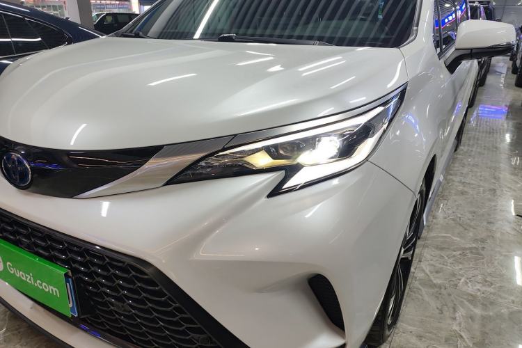 Used Toyota Granvia 2023 2.5L Hybrid Flagship VIP Edition