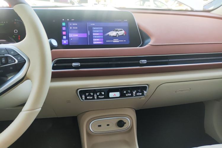 Used ORA Good Cat 2023 401 km Standard Range Luxury Version Lithium Iron Phosphate
