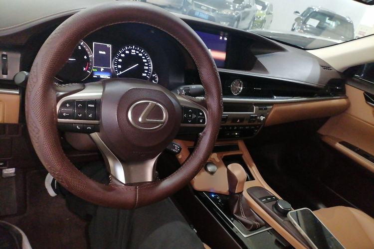 Used Lexus ES 2015 200 Elite Edition
