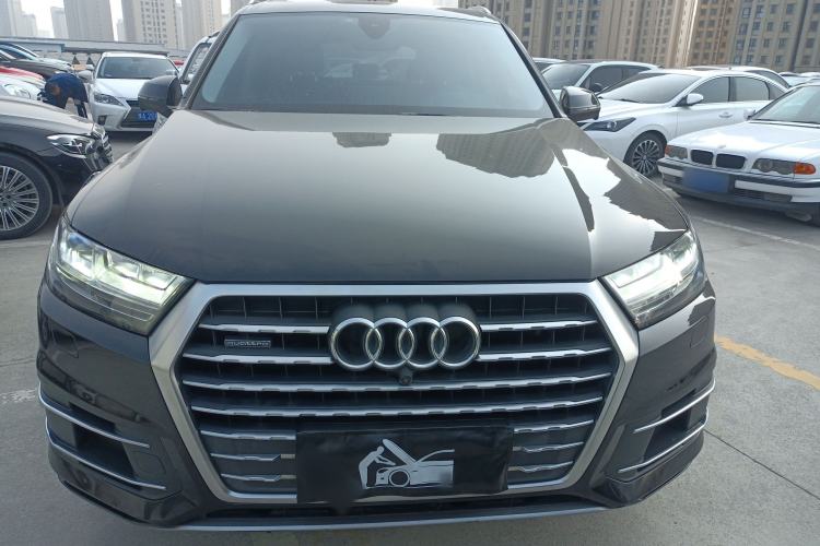 Used Audi Q7 2019 45 TFSI Comfort Model
