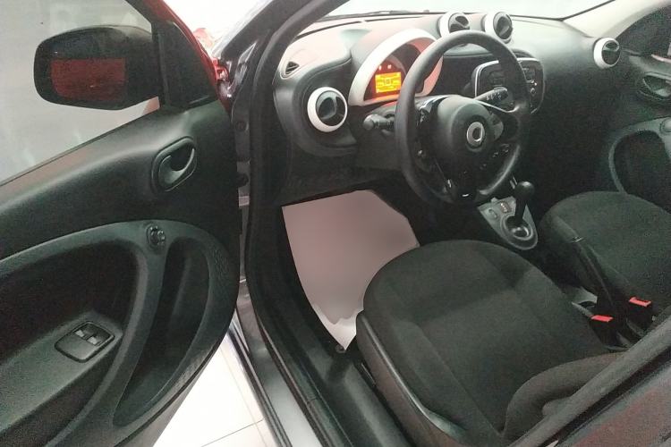 Used  forfour 2016 1.0L 52 kW Dynamic Edition
