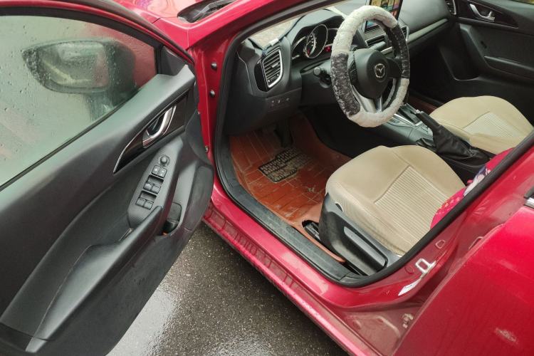 Used Mazda Mazda 3 Axela 2014 Sedan 1.5L Automatic Comfort Model