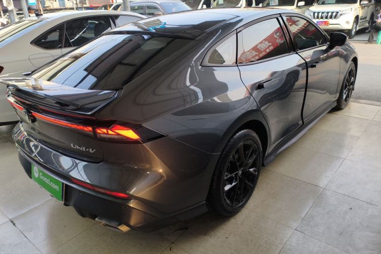 Used Changan UNI-V 2024 1.5T Prestige Edition
