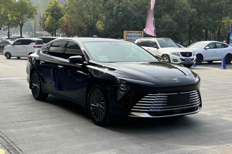 Used Buick LaCrosse 2025 28T Platinum Edition
