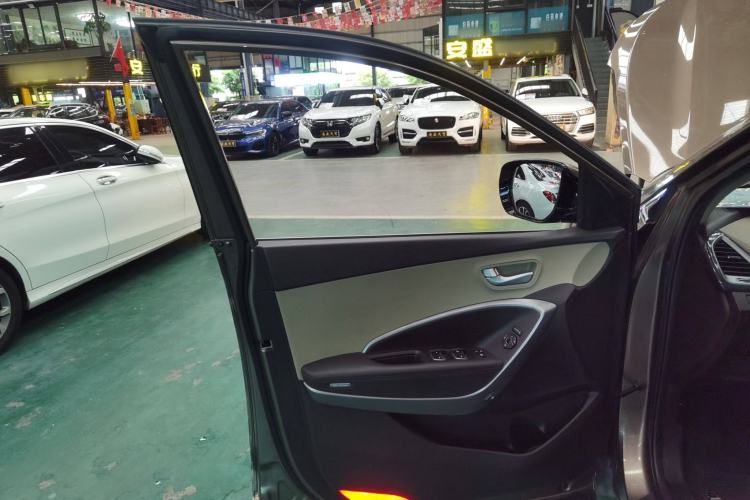 Used Hyundai Santa Fe 2013 2.0T Automatic Two-Wheel Drive Fashion Edition
