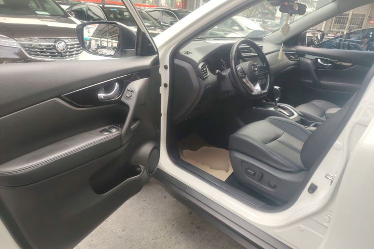 Used Nissan X-Trail 2022 2.0L Two-Wheel Drive Smart Connect Premium Edition