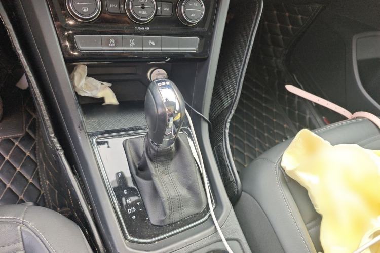 Used Volkswagen Touran 2016 Volkswagen Touran L 280TSI DSG Comfort Edition
