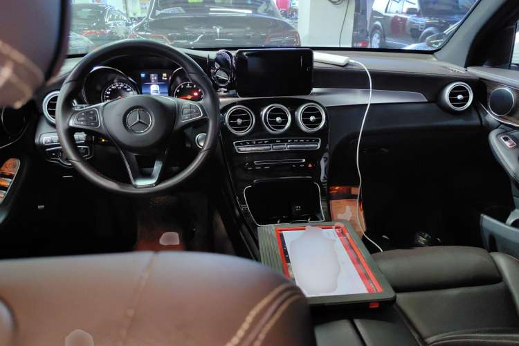 Used Mercedes-Benz GLC 2019 Facelift GLC 260 L 4MATIC Luxury Model
