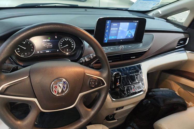 Used Buick GL8 2023 Land Executive Class Comfort Model
