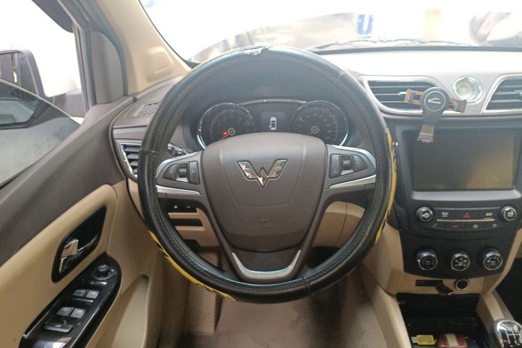 Used Wuling Hongguang 2016 1.5L S1 Deluxe Model China V-standard
