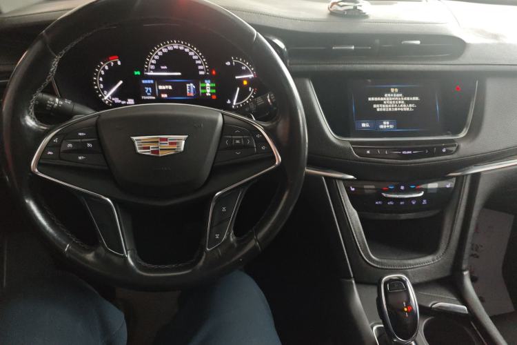 Used Cadillac XT5 2018 28E Four-Wheel Drive Tech Version
