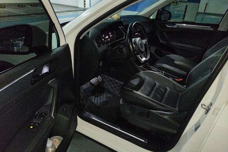 Used Volkswagen Tiguan L 2019 330TSI Automatic Two-Wheel Drive R-Line Flagship Edition China V Standard
