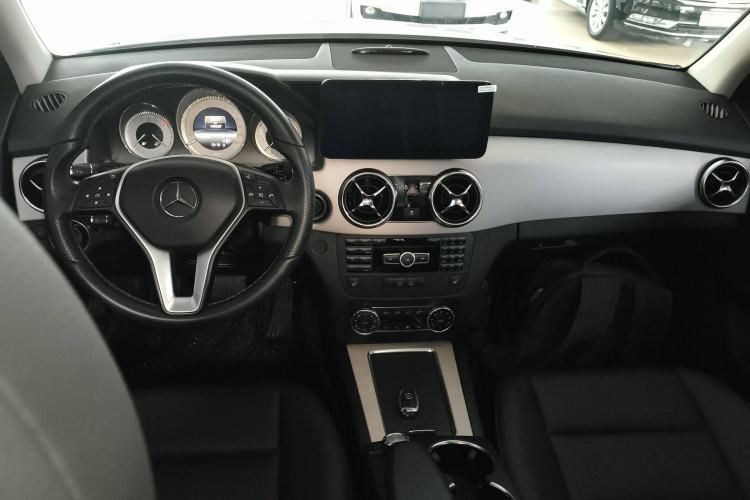 Used Mercedes-Benz GLK-Class 2013 GLK 300 4MATIC Dynamic Sunroof Model