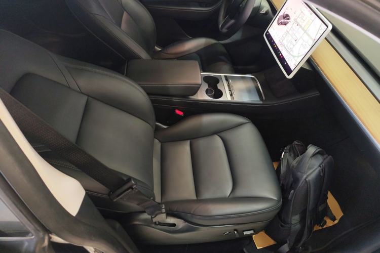 Used Tesla Model Y 2021 Long-Range All-Wheel-Drive Version
