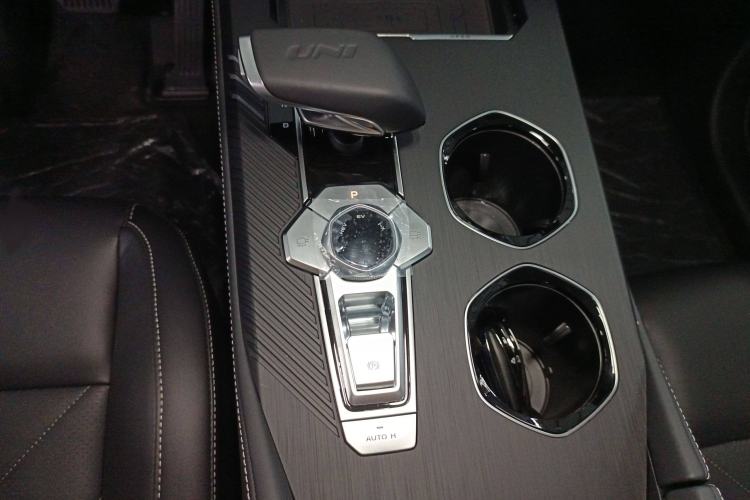 Used Changan UNI-K iDD 2024 Chuzhi iDD 1.5T 135km Smart & Fun Model
