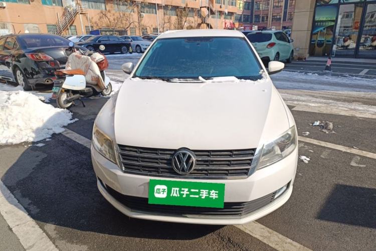 Used Volkswagen Gran Lavida 2013 1.6L Manual Fashion Model