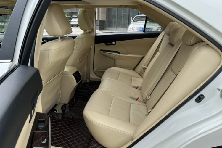 Used Toyota Camry 2015 2.0G Premier Edition
