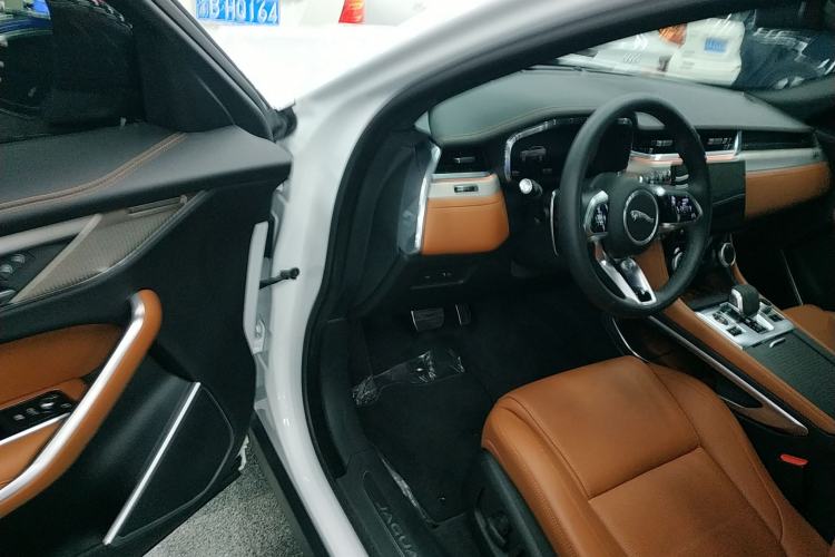 Used Jaguar F-PACE 2024 P250 R-Dynamic SE
