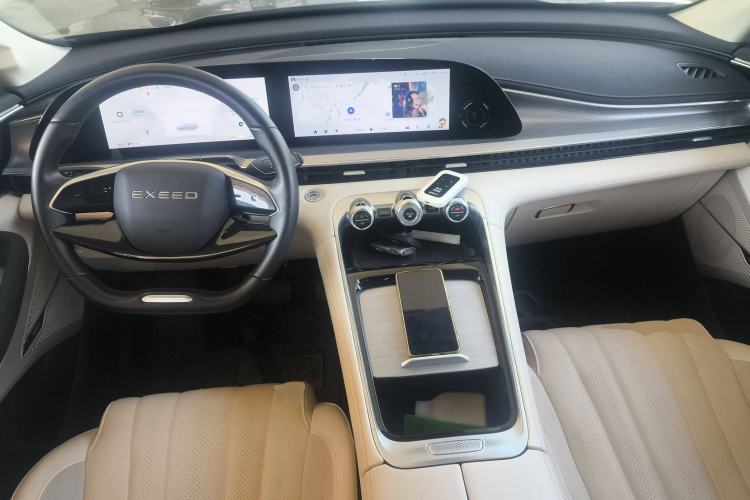 Used  Lingyun 2024 300T Two-Wheel Drive Starlight Edition