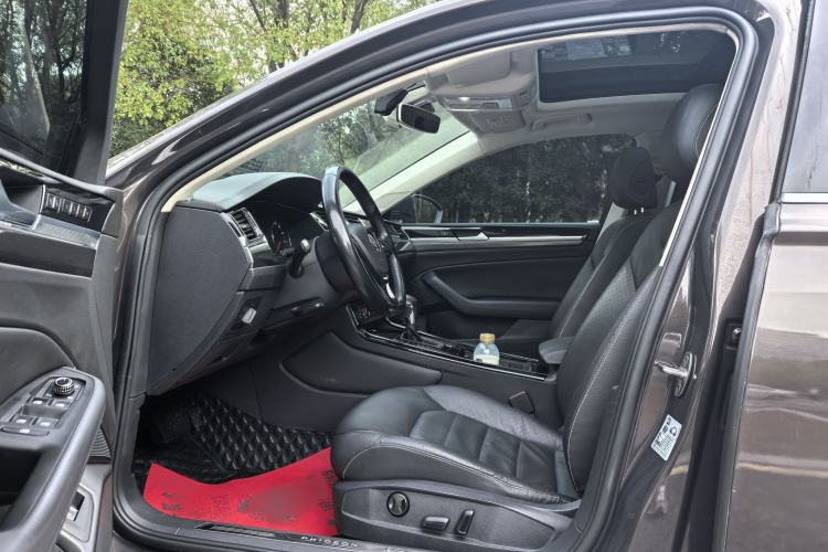 Used Volkswagen Phideon 2019 380TSI Two-Wheel Drive Business Edition China VI Standard
