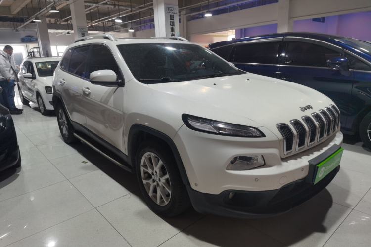 Used  Cherokee 2016 2.0L Superior Edition
