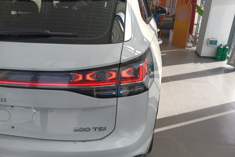 Used Volkswagen Tayron 2023 300TSI Two-Wheel-Drive Luxury Plus Advanced Edition
