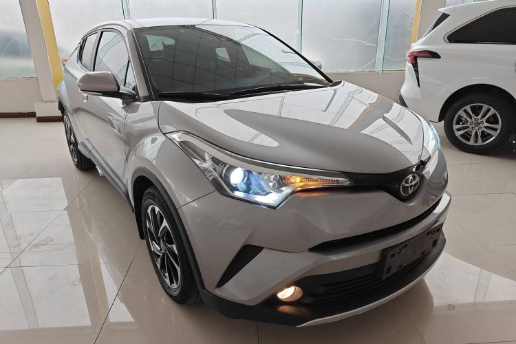 Used Toyota IZOA 2018 2.0L Yichi Version China VI Standard
