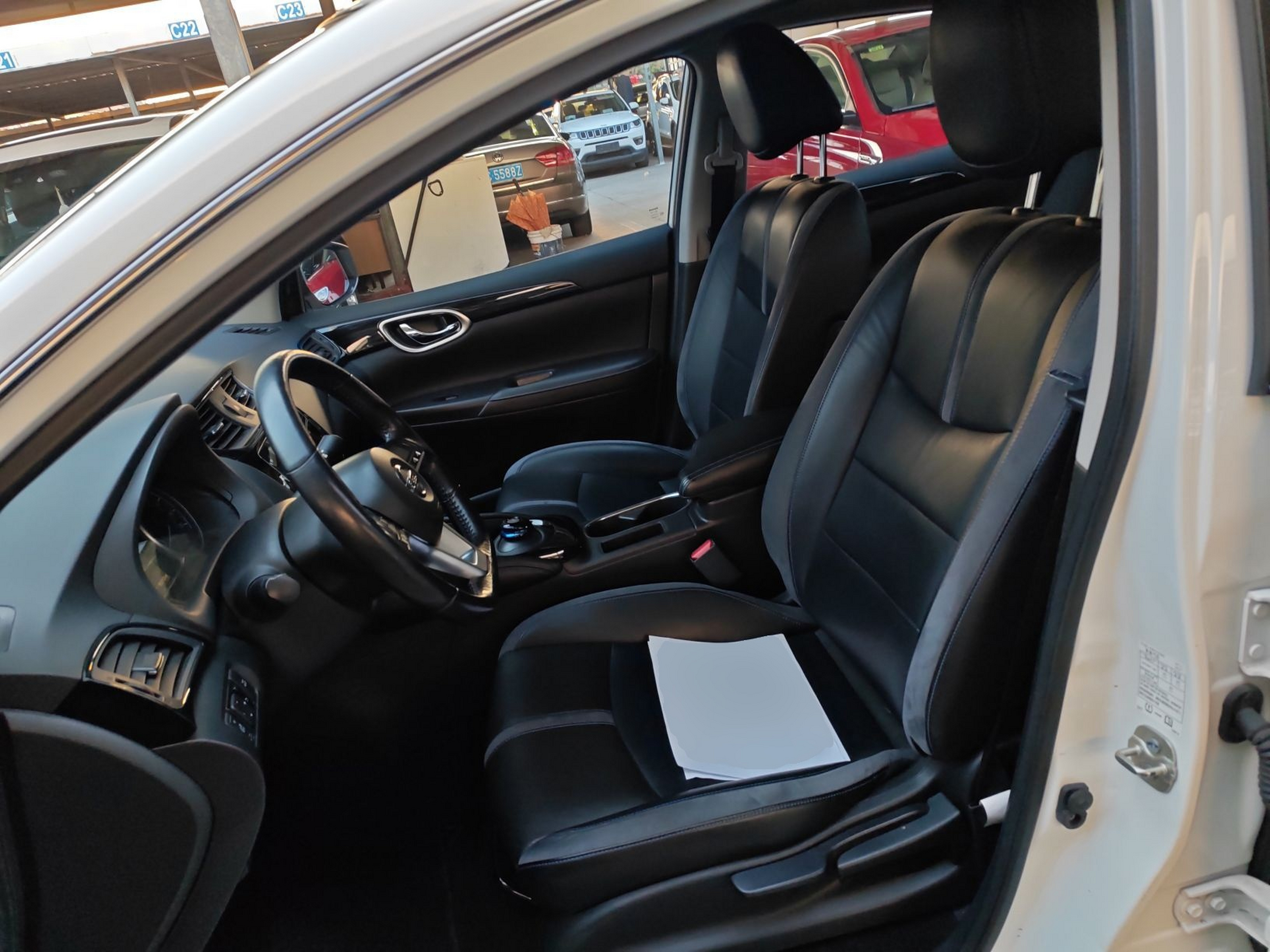 Переднее сиденье в автомобиле