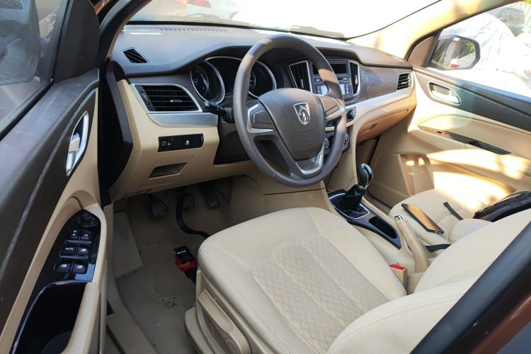 Used Baojun 730 2016 Revised 1.5L Manual Standard Version 7 Seats China V Emission Standard