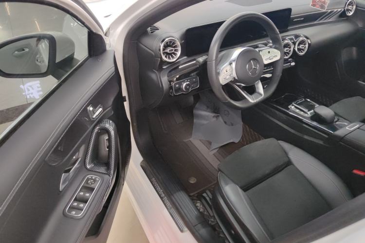 Used Mercedes-Benz A-Class 2021 A 200 L Sport Sedan Fashion Model
