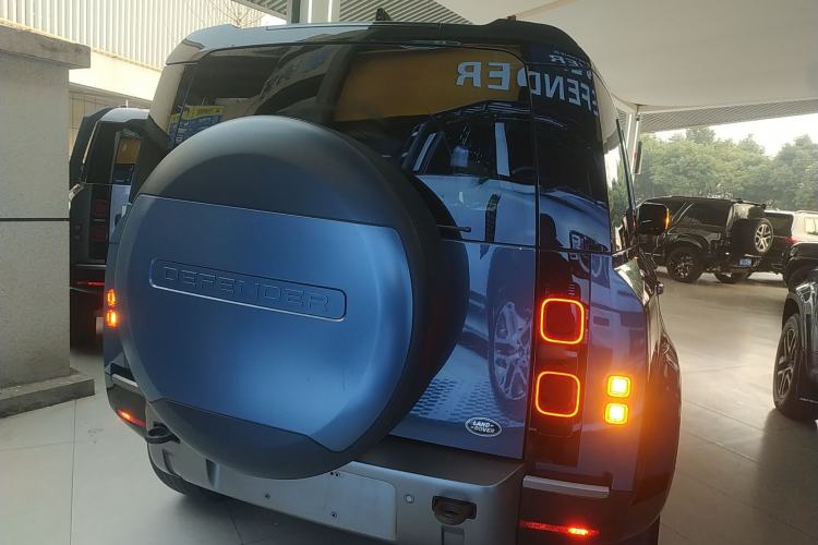 Used Land Rover Defender 2023 110 3.0T P400 X-DYNAMIC HSE
