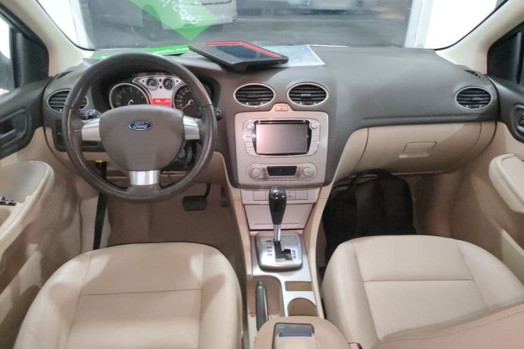 Used Ford Focus 2013 Hatchback Classic 1.8L Automatic Fashion Edition
