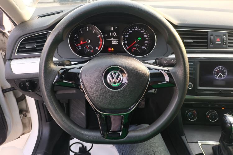 Used Volkswagen Lamando 2015 230TSI DSG Fashion Edition
