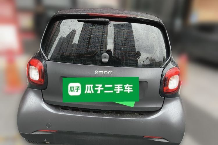 Used smart fortwo 2015 1.0L 52 kW hardtop Dynamic version