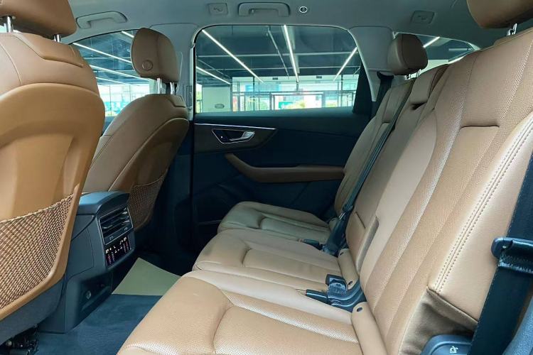 Used Audi Q7 2022 55 TFSI quattro S line Sport model
