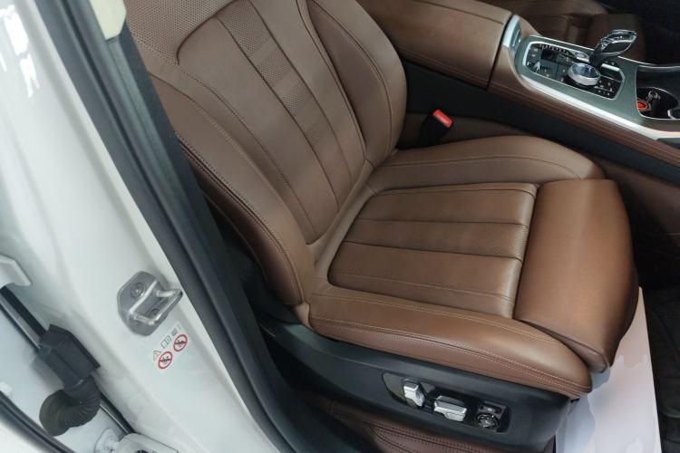 Used BMW X7 2019 xDrive40i Luxury Package with Leading Features
