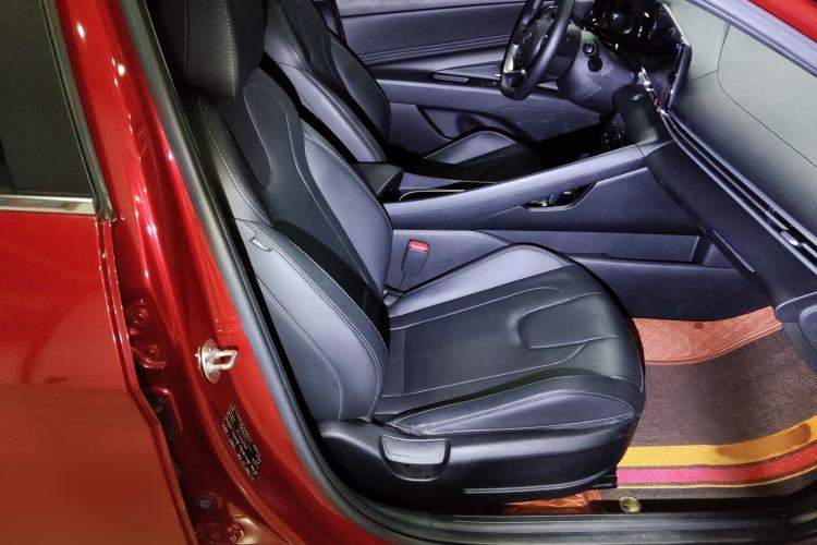 Used Hyundai Elantra 2021 1.5L CVT LUX Prestige Edition
