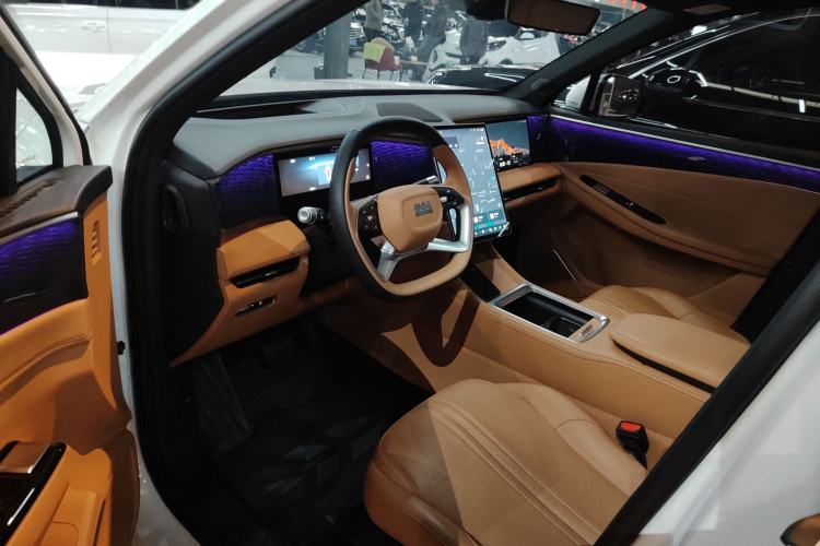 Used  L7 2025 EM-i 115km Exploration+ Edition