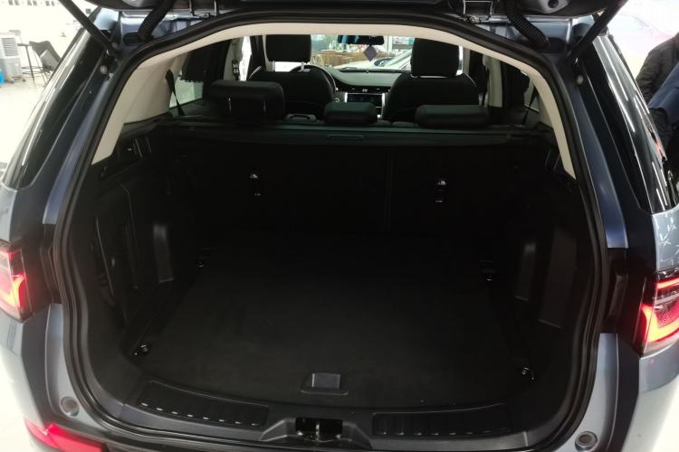 Used Land Rover Discovery Sport 2020 200 PS Family Edition
