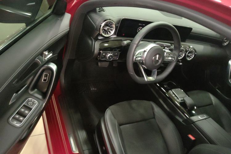 Used Mercedes-Benz A-Class 2020 Restyled A 200 L Sport Sedan Fashion Version
