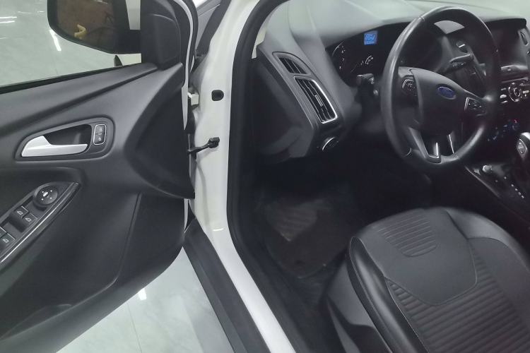 Used Ford Focus 2017 Hatchback EcoBoost 125 Automatic - Ultra-Powerful Style Edition with Smart Drive Features
