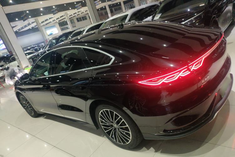 Used BYD Han 2025 DM-i Intelligent Driving Edition 125KM LiDAR Flagship Model
