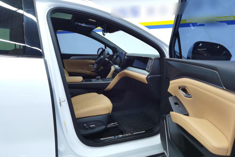 Used BYD Song L DM-i 2024 112 km Beyond Edition
