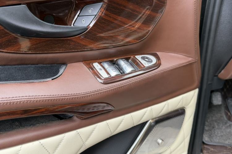 Used Mercedes-Benz Vito 2018 2.0T Elite Version 7 Seats China V Emission Standard
