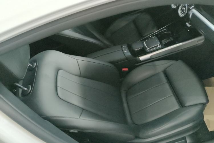 Used Mercedes-Benz GLB 2023 GLB 220 Fashion Model