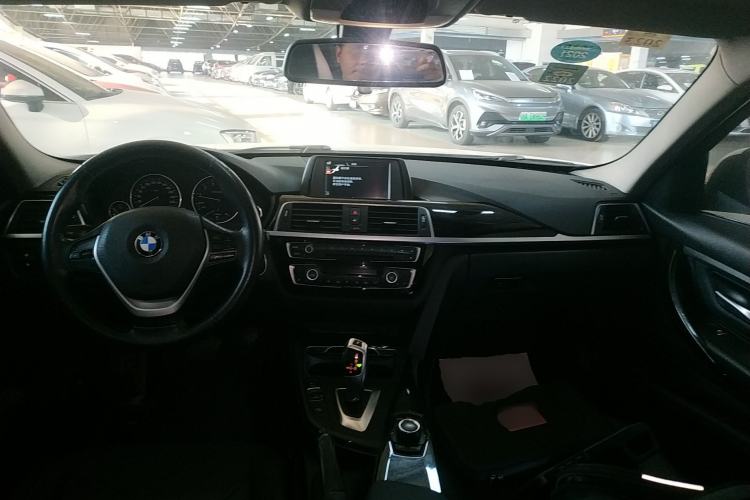 Used BMW 3 Series 2016 320Li Ambition Model
