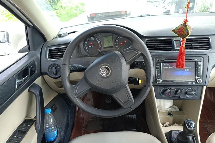 Used Skoda Rapid 2015 1.6L Manual Smart Selection Model
