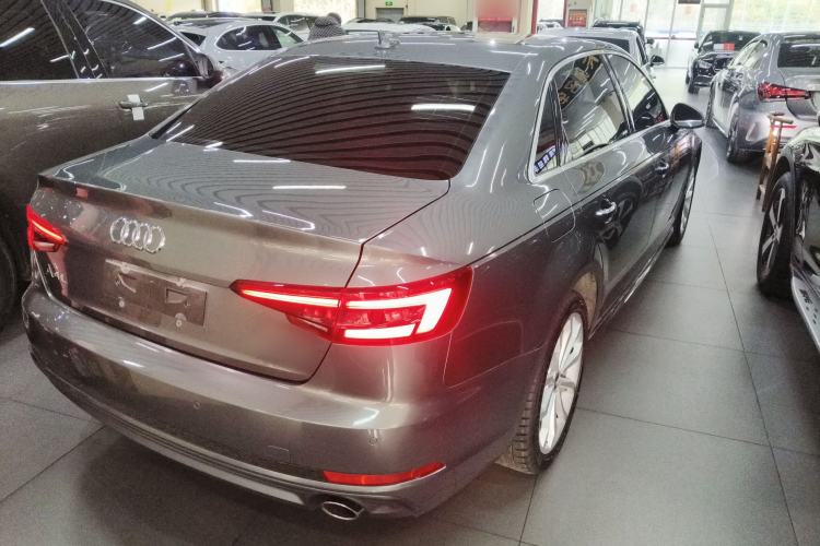 Used Audi A4L 2018 30th Anniversary Edition 40 TFSI Fashion Model
