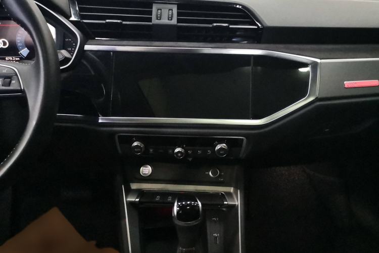 Used Audi Q3 2019 40 TFSI Fashion Dynamic Model
